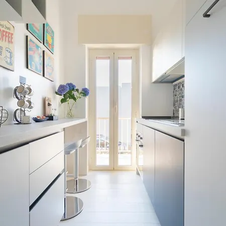 Nuovo Sulla Con Larga Terrazza Di 70 Mq E Posto Auto Privato Apartment *